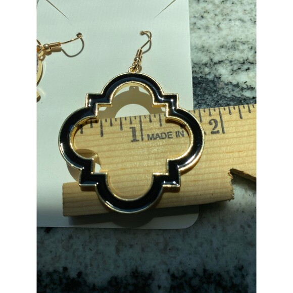 Earrings Quatrefoil Stylish Black & Gold Tone Dangle Designer Look Trendy Chic - Picture 6 of 7